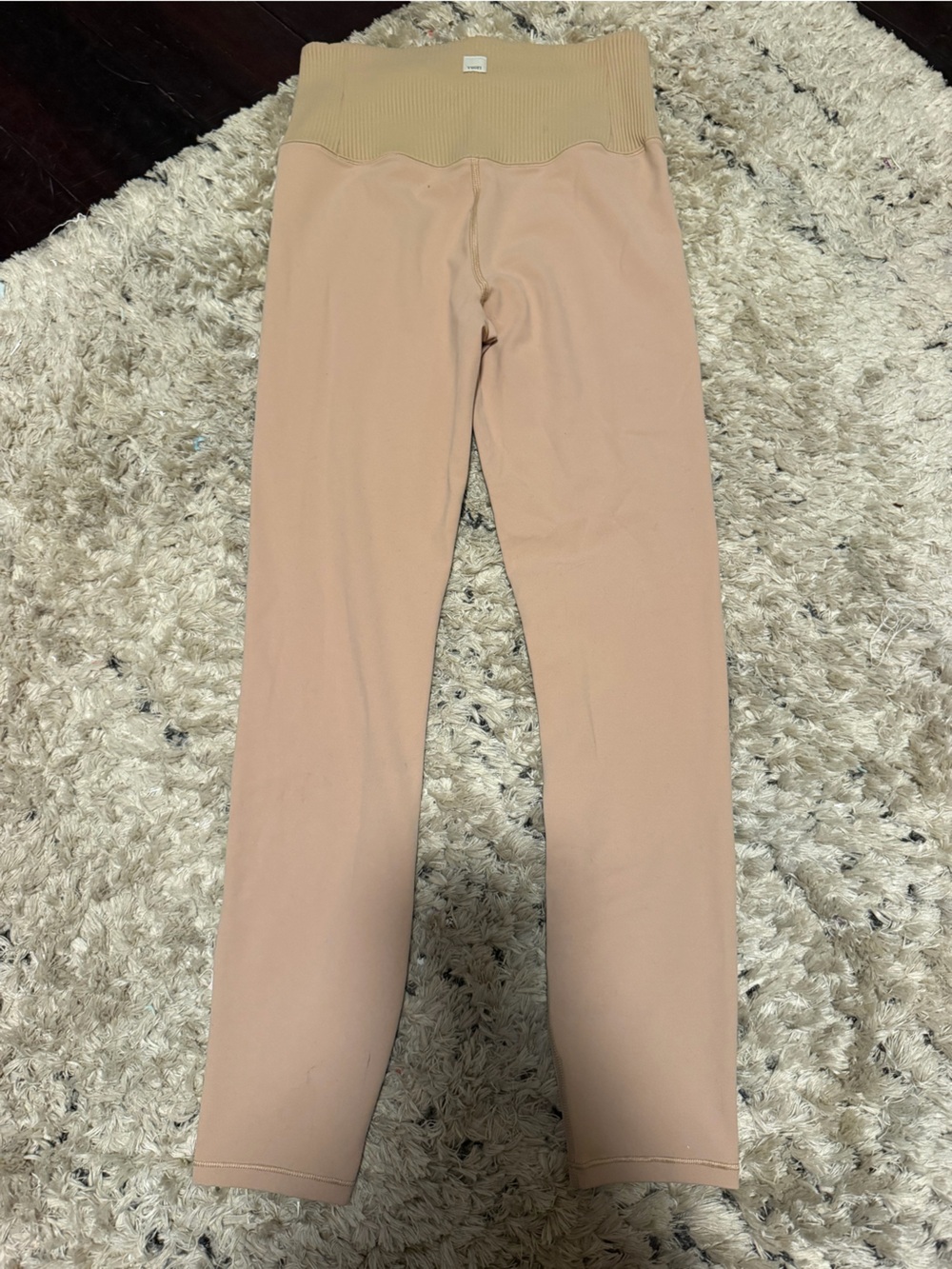Vuori Ribbed High-Waist Leggings in cream/Tan